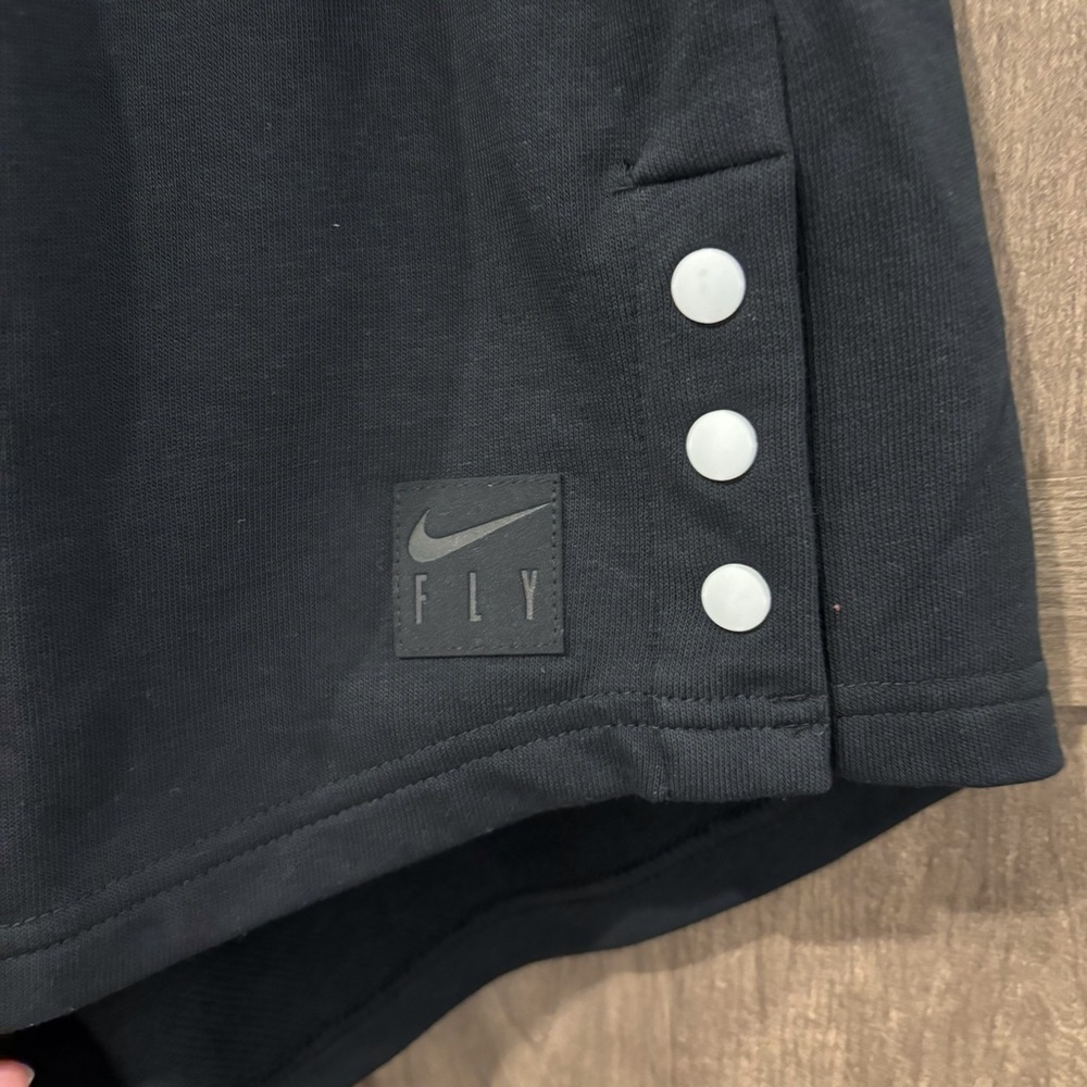 NWT Nike Womens Basketball Short Small Loose Dri-Fit Black Pockets - Picture 5 of 8